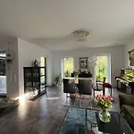 Haus Mit Garten 》ruhig & Zentral Апартаменты *