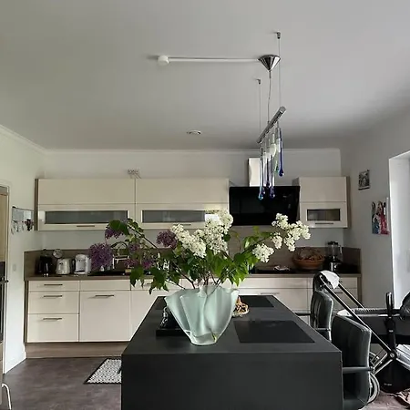 Apartment Haus Mit Garten 》ruhig & Zentral
