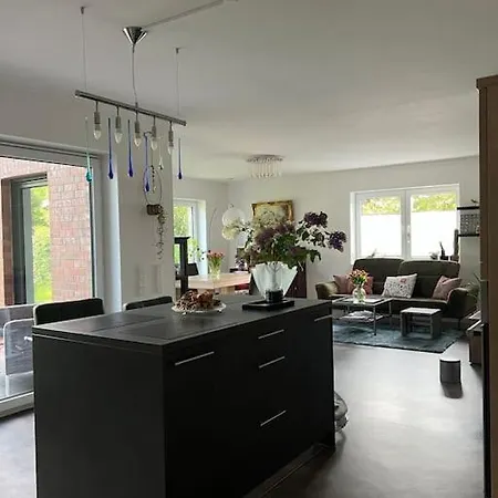 Haus Mit Garten 》ruhig & Zentral