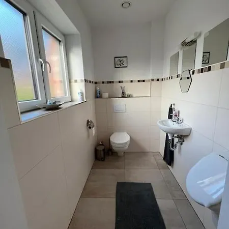 Apartment Haus Mit Garten 》ruhig & Zentral *